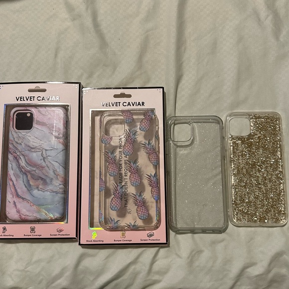 iPhone 11 Pro Max cases and 1 screen privacy screen protector. - Picture 5 of 6